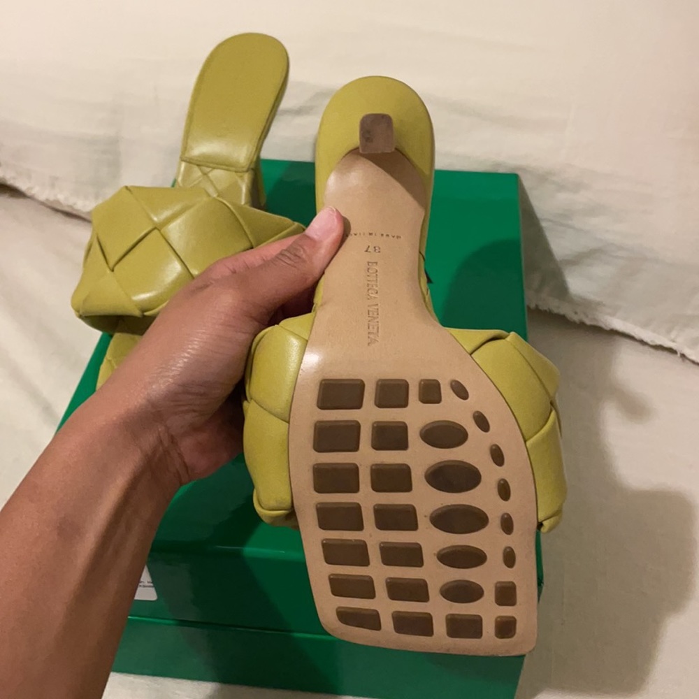 Bottega Veneta sandals in color ice. - Picture 5 of 11